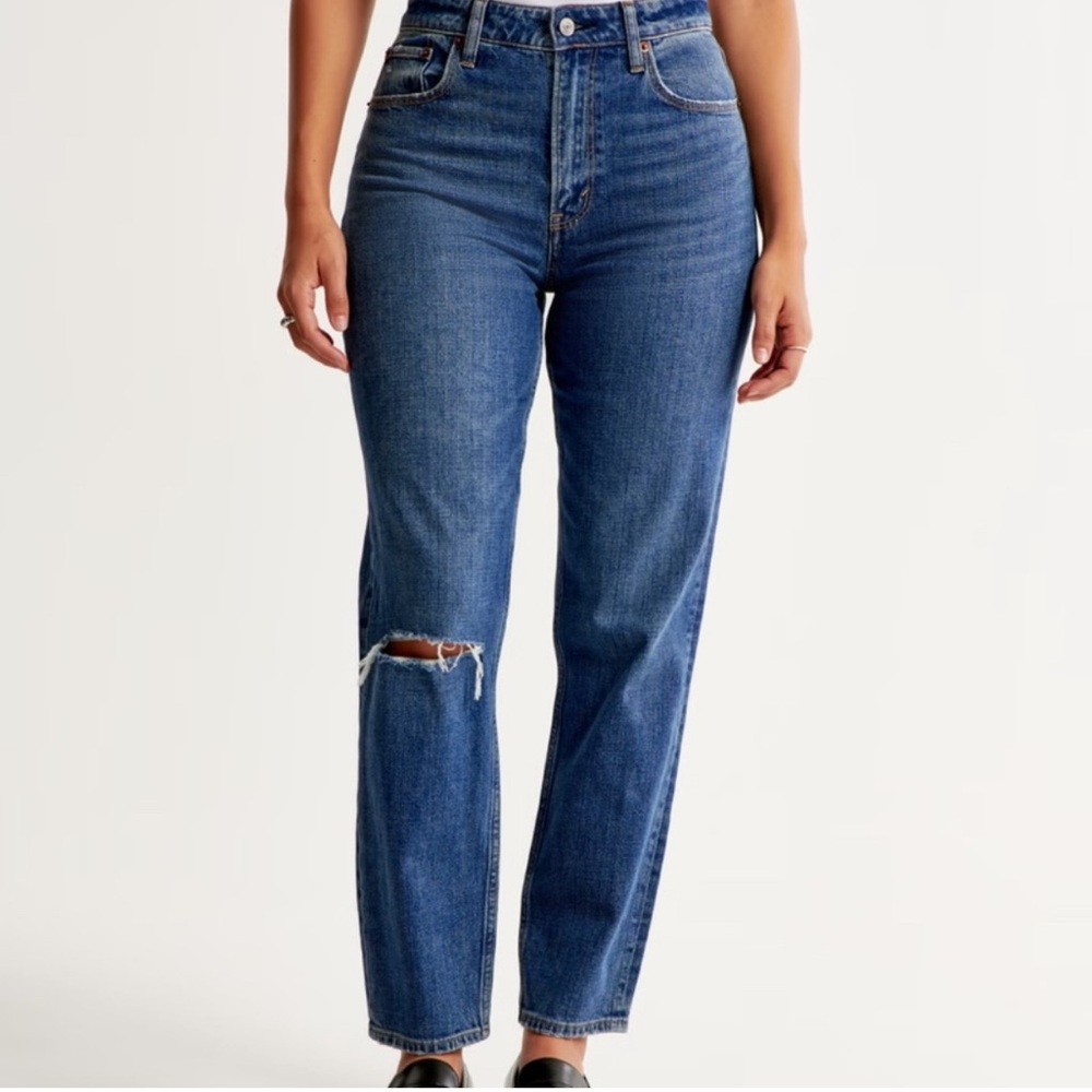 Abercrombie & Fitch The Mom High Rise distressed jeans 32/14